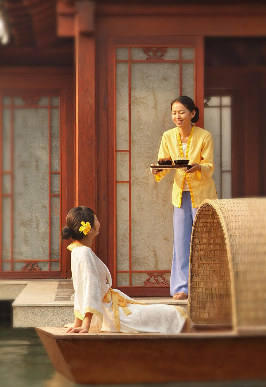 華宇皇冠假日酒店制服設計圖