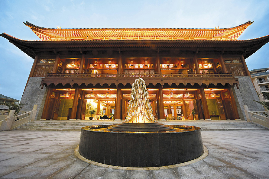 華宇皇冠假日酒店制服設計圖